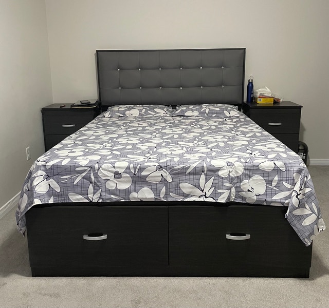 Bedroom Set - 6 Pieces Canadian Made (MOVING SALE)