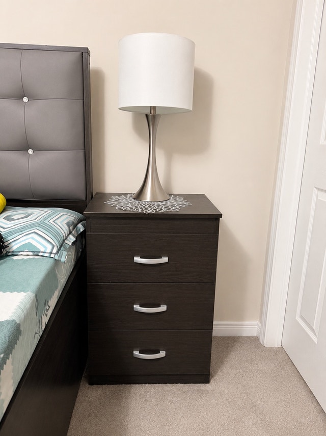 Bedroom Set - 6 Pieces Canadian Made (MOVING SALE) - photo 3