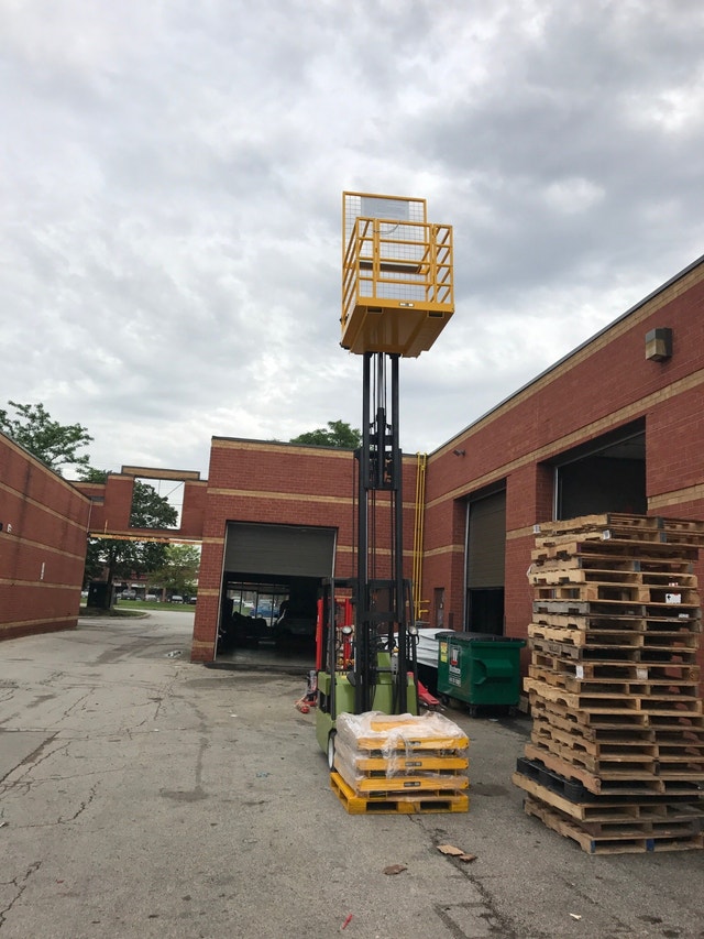 Forklift Work Maintenance Platform, cage - photo 5