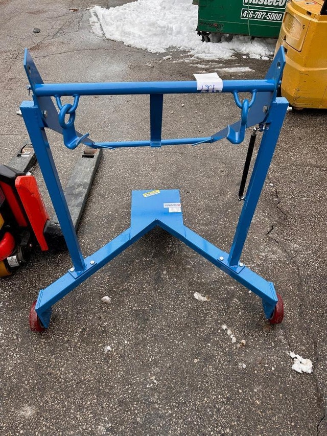 New Global Industrial Portable Drum Lifter, Palletizer 800lbs