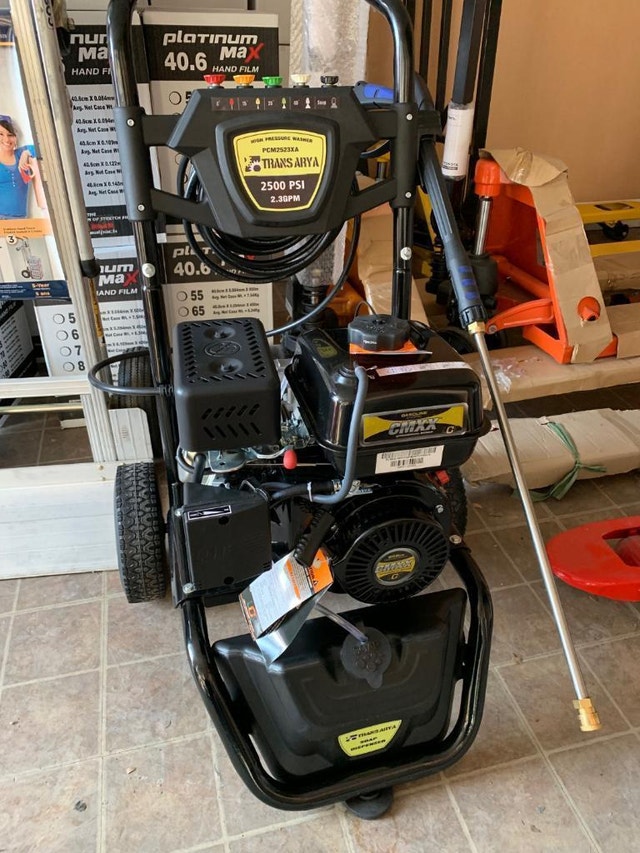 Brand new Pressure Washer 2500 PSI 2.3GPM