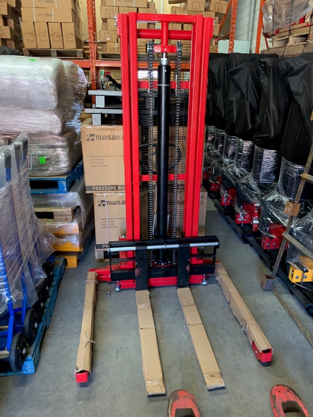 Brand new Pallet stacker, hand stacker lift truck 1000Kg