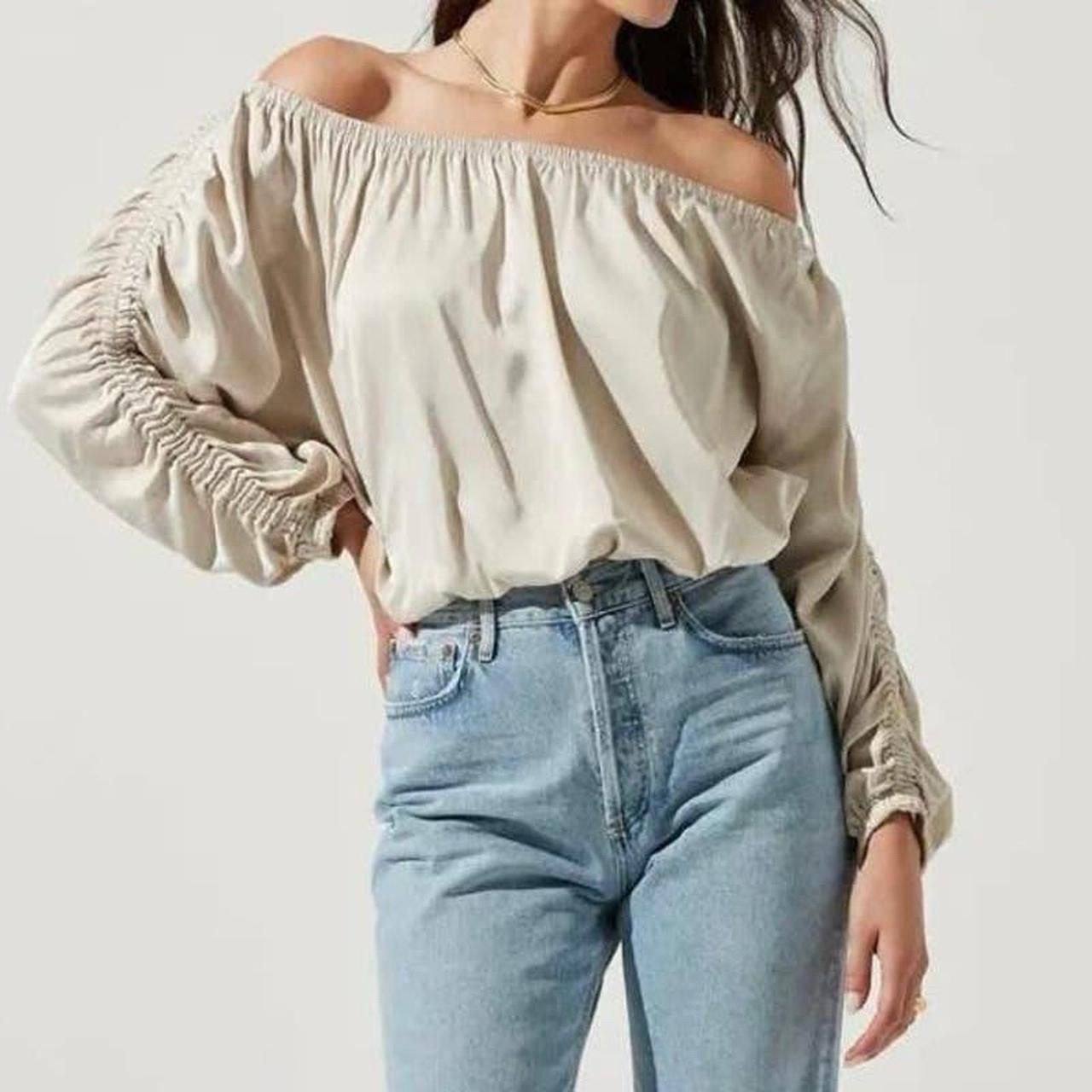 ASTR The Label Off-Shoulder Long Sleeve Top - Beige