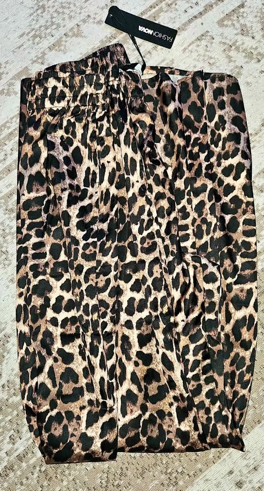 FashionNova wide leg leopard satin pant 3X