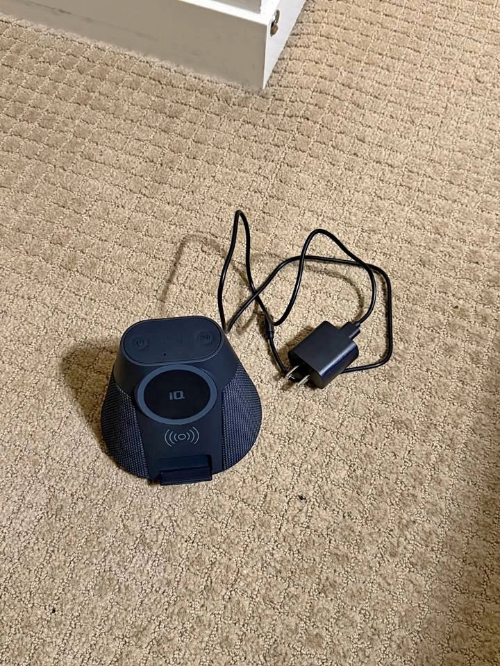 IQ Bluetooth speaker/wireless charging
