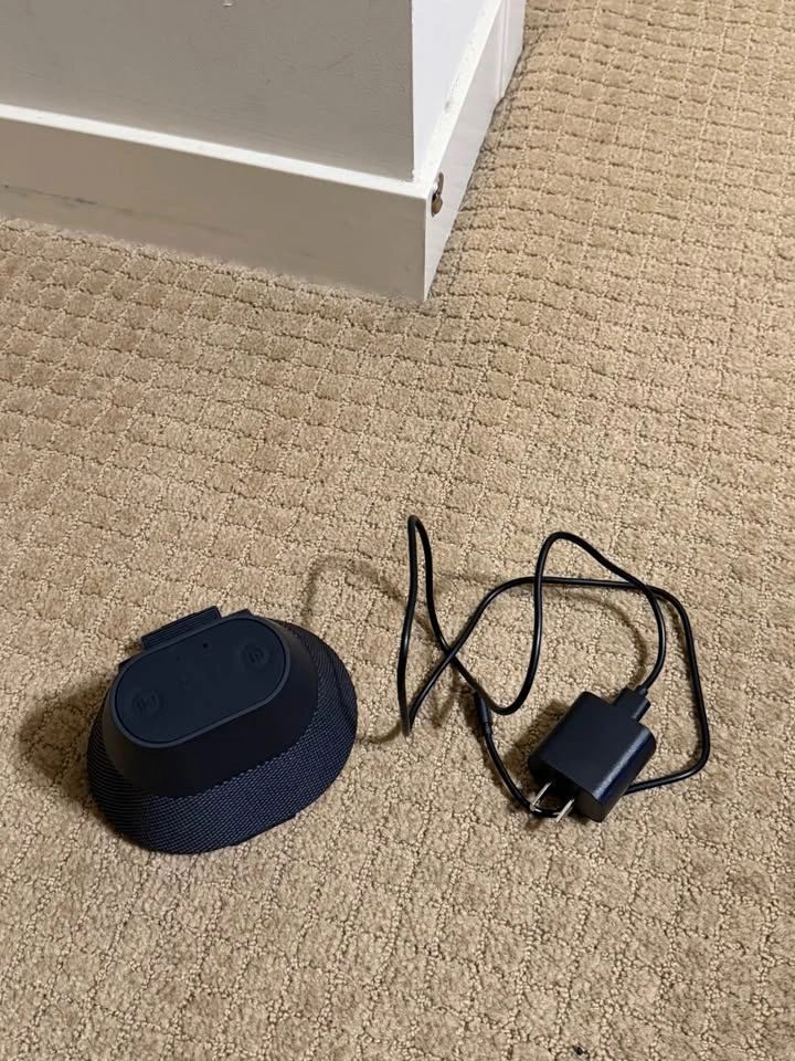 IQ Bluetooth speaker/wireless charging - photo 3