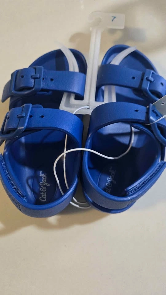 New Cat & Jack Blue Sandals Size 7 - photo 4