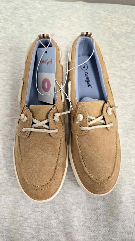 Cat & Jack Size 4 Tan Boat Shoes