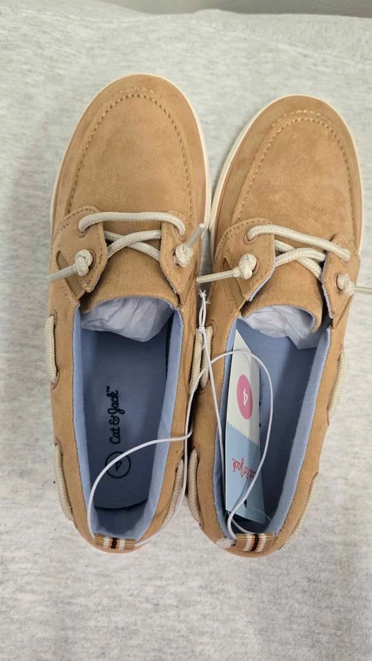Cat & Jack Size 4 Tan Boat Shoes - photo 3