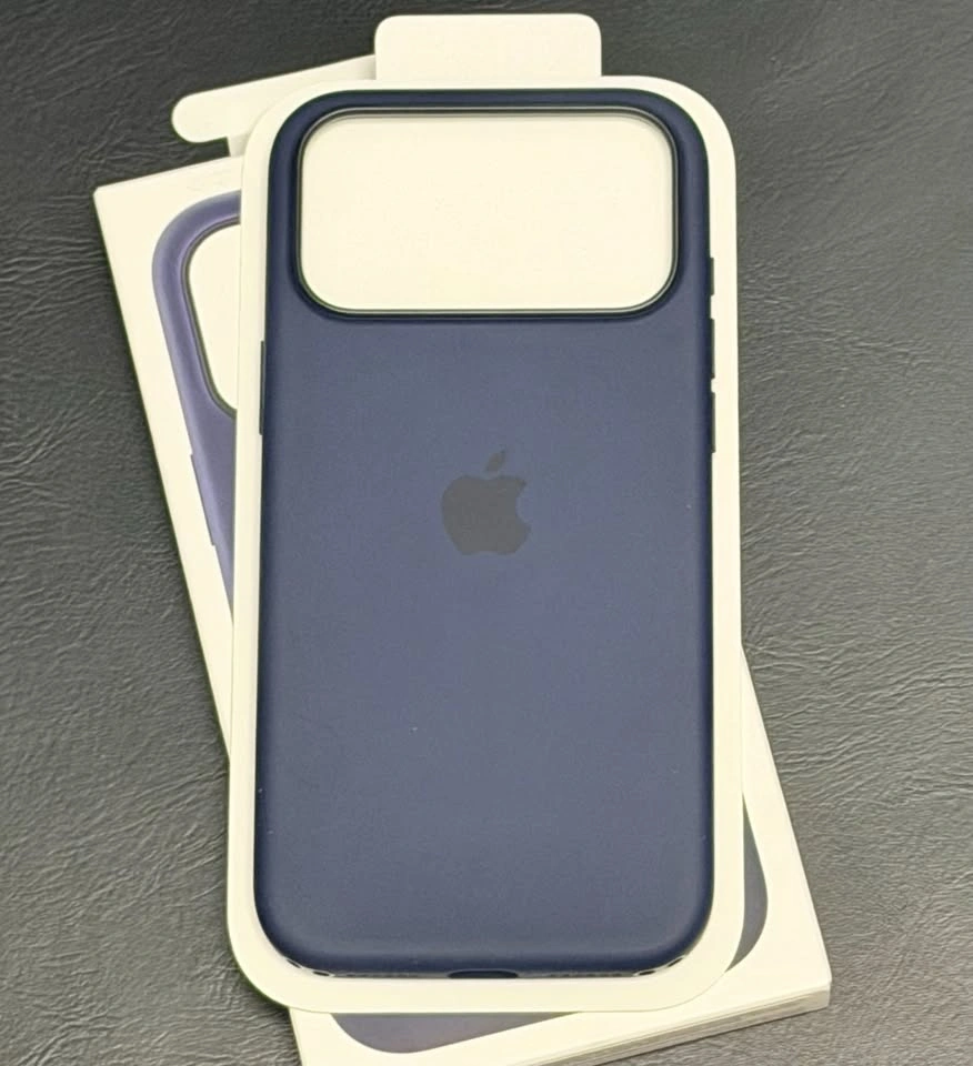 Brand New, Open Box Genuine Apple iPhone 17 Pro Max Silicone - photo 2