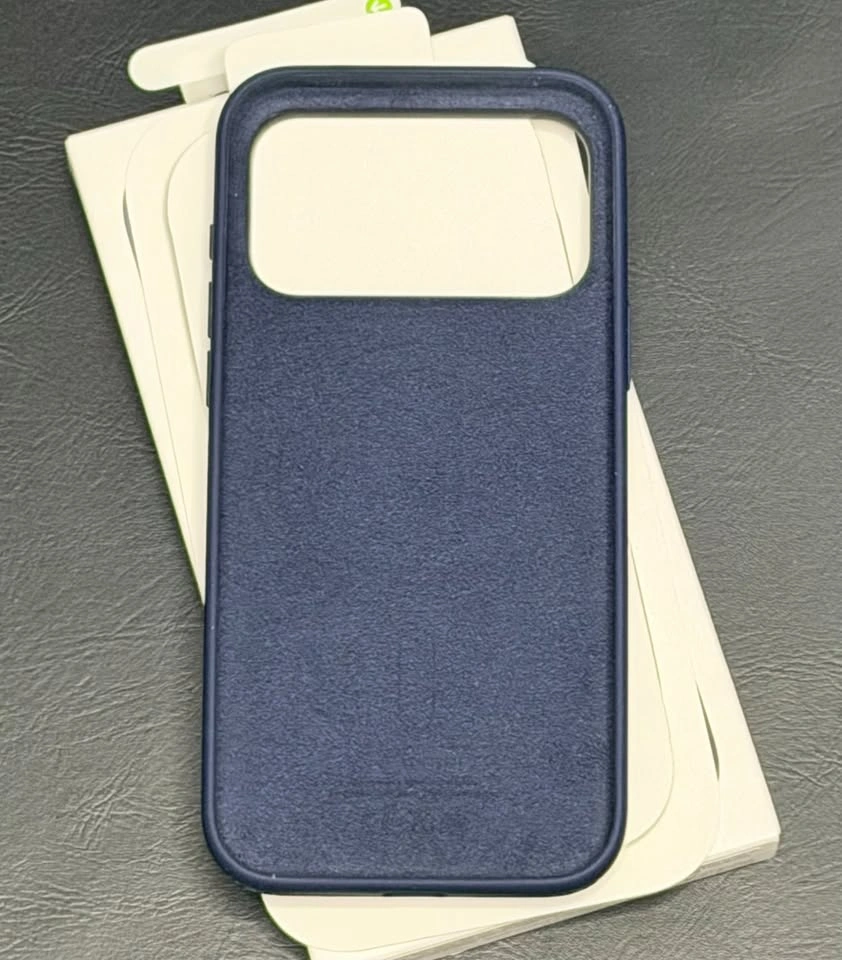 Brand New, Open Box Genuine Apple iPhone 17 Pro Max Silicone - photo 3