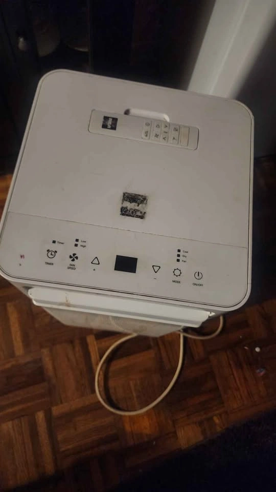 RCA air conditioner - photo 2