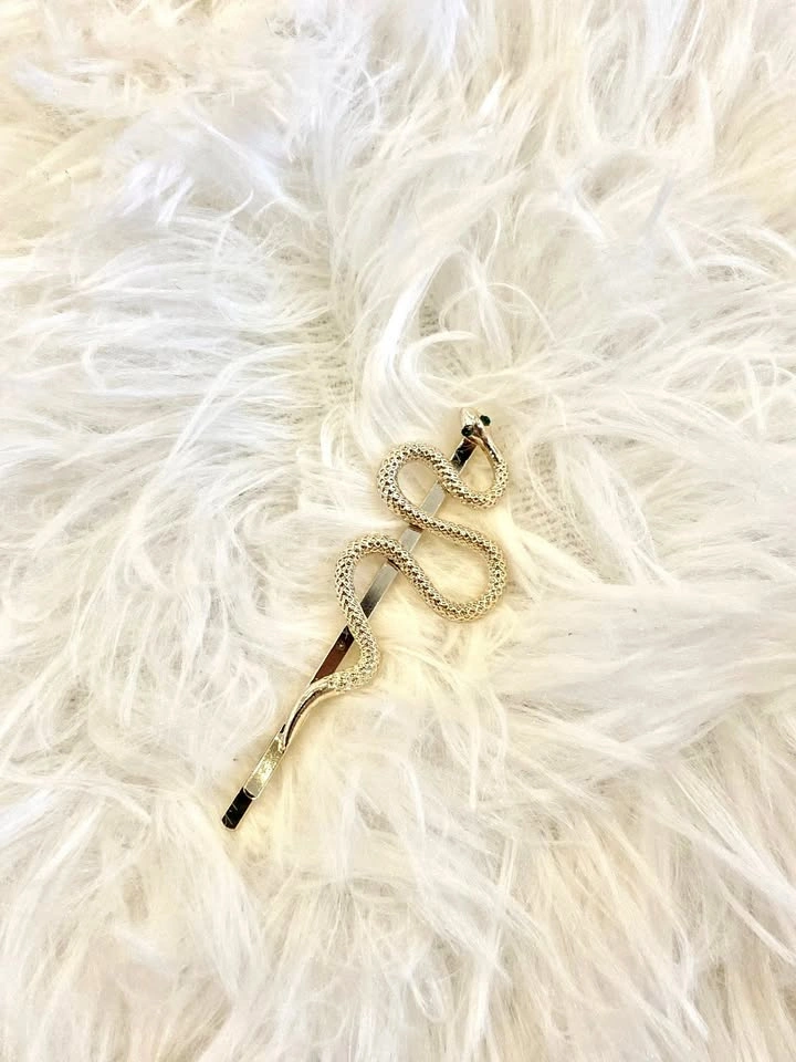 Snake-Shaped Hair Clip with Green Rhinestone Eyes