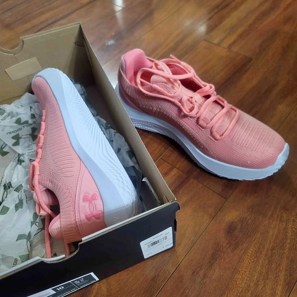 Women's Training Shoes- UA Dynamic 2 (Brand new in box)