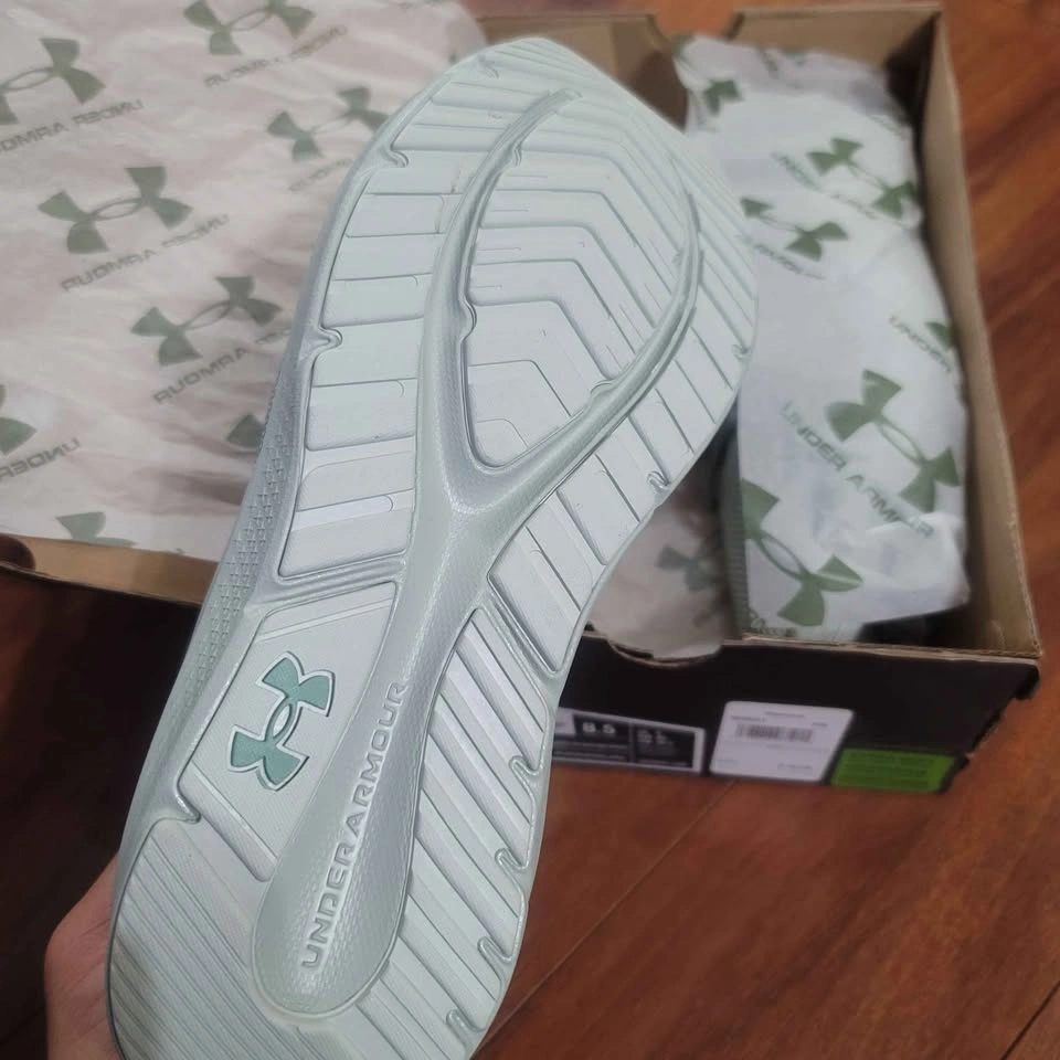 Women's UA Charged Pursuit 4 Sneakers - Brand New - photo 5