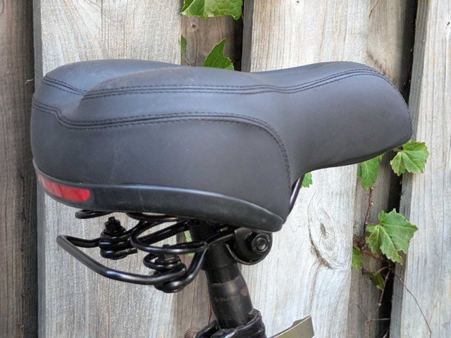 Diamondback commuter/touring bike with rear carrier and fenders - photo 4