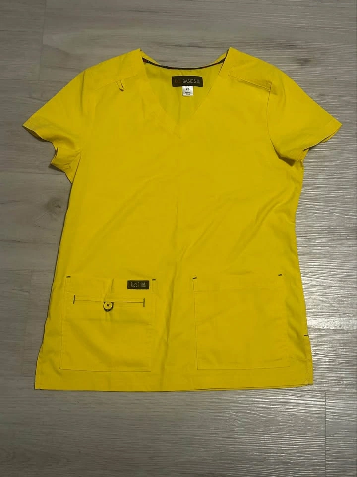 Like new women’s scrub sets(6) size XS - photo 5