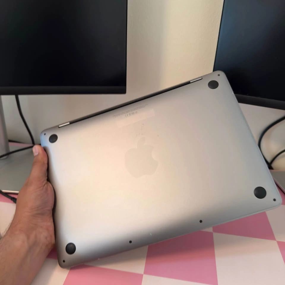 Apple MacBook Pro (2020) - 13 inch - M1 8/256 GB - Space Grey - photo 4