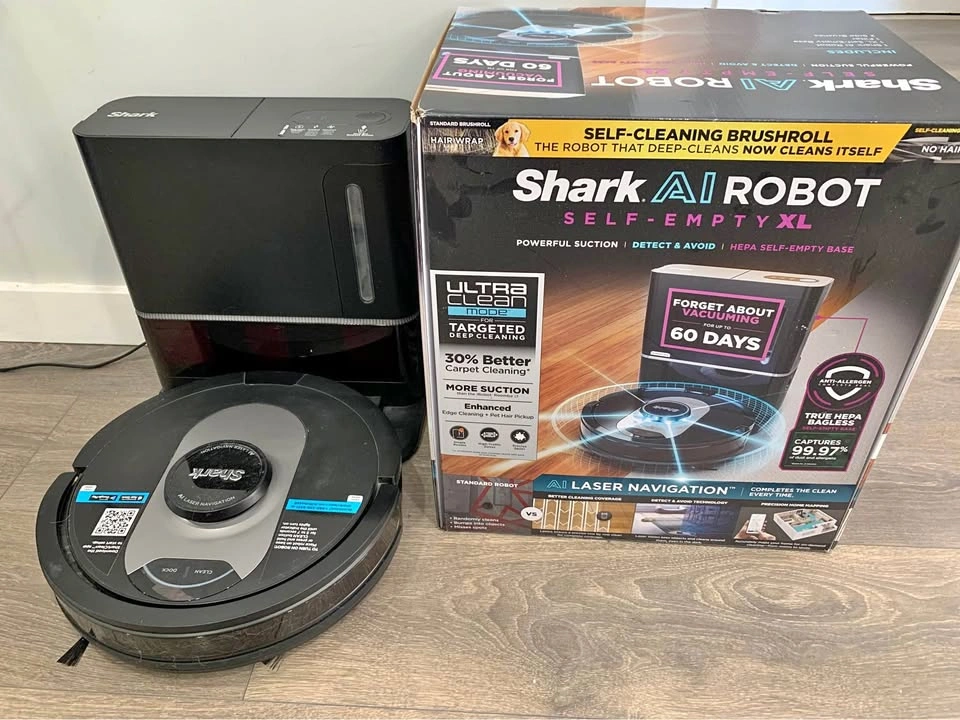Shark AI vacuum robot, self-empty XL, as-is