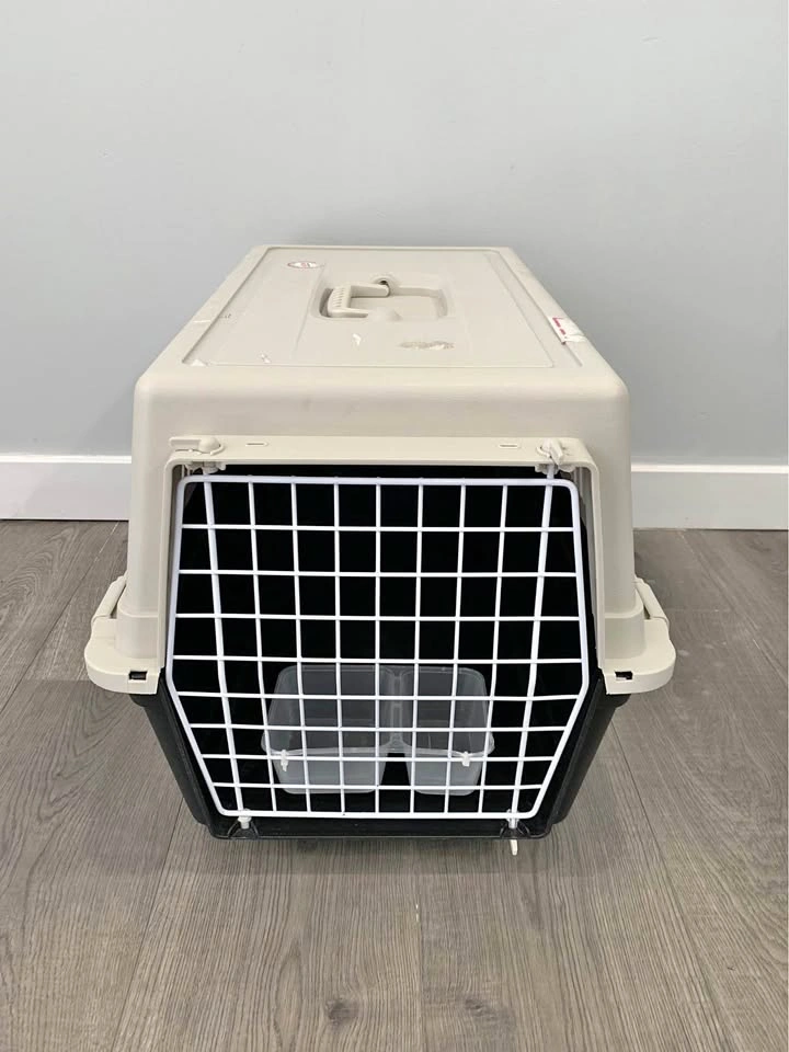 Pet crate/ carrier