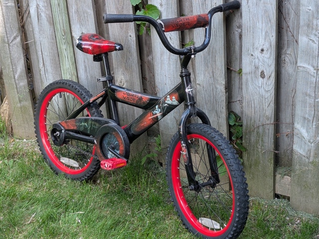 18" wheels, Star Wars bike, BMX, kid's bike - photo 2