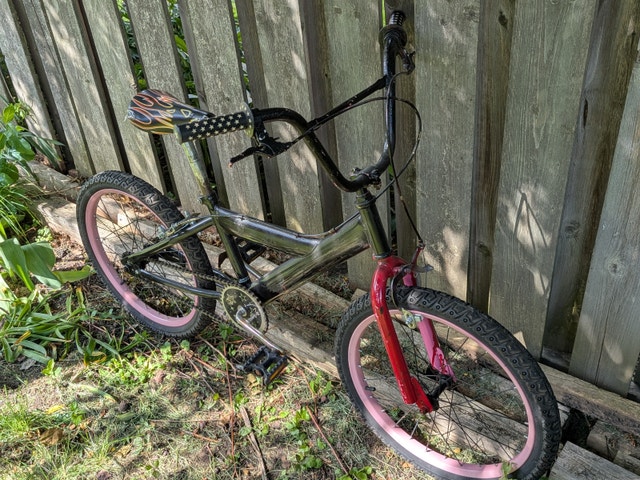 20" wheels, black BMX bike for a teen (ages 12 to 18 years old) - photo 2