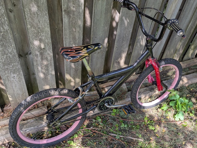 20" wheels, black BMX bike for a teen (ages 12 to 18 years old) - photo 3