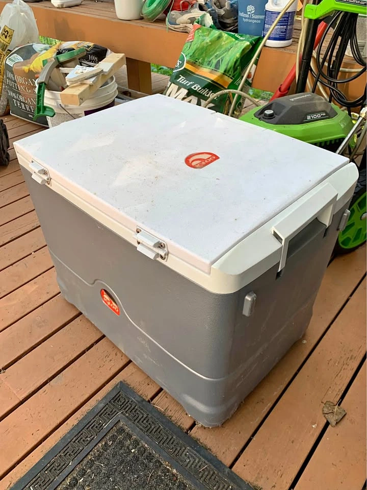 Igloo iceless 40Q no power cord sold as-is