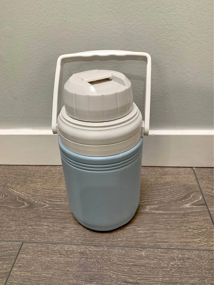 Coleman cooler for camping / Summer