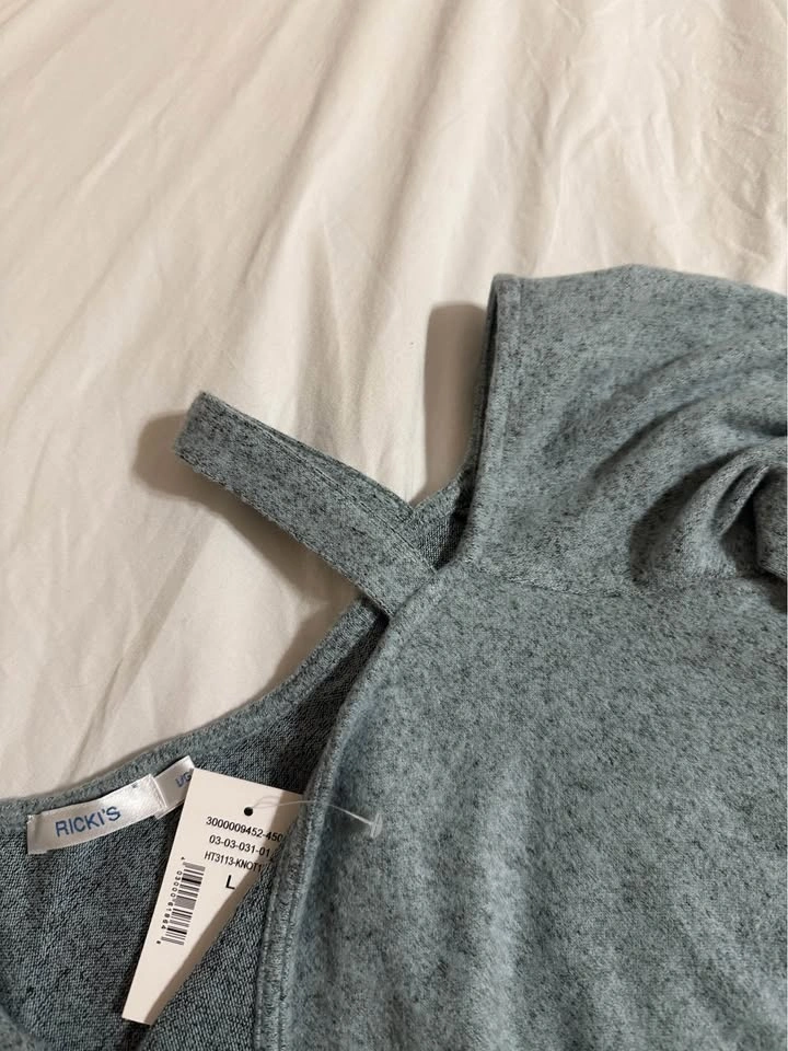 BNWT Ricki’s Sweater - photo 4