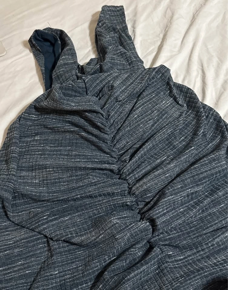 Le Chateau V-Neck Bodycon Dress - photo 2