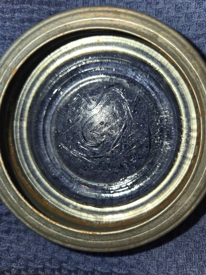 4 Vintage Canadian-Made Crown Canning Jars with Glass Lids - photo 3