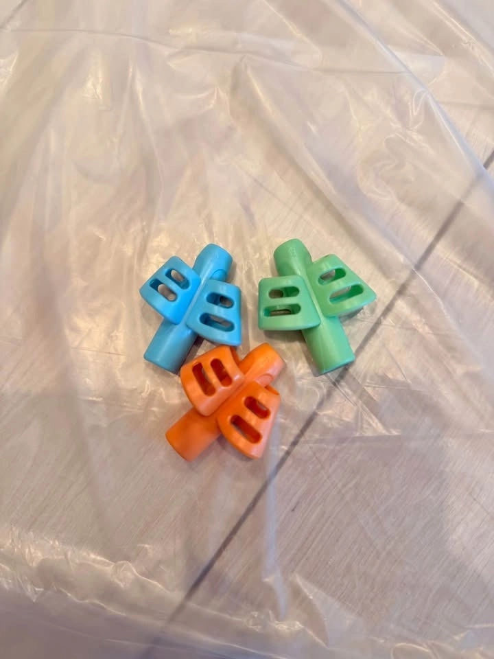 3pcs Pencil Grips - photo 5