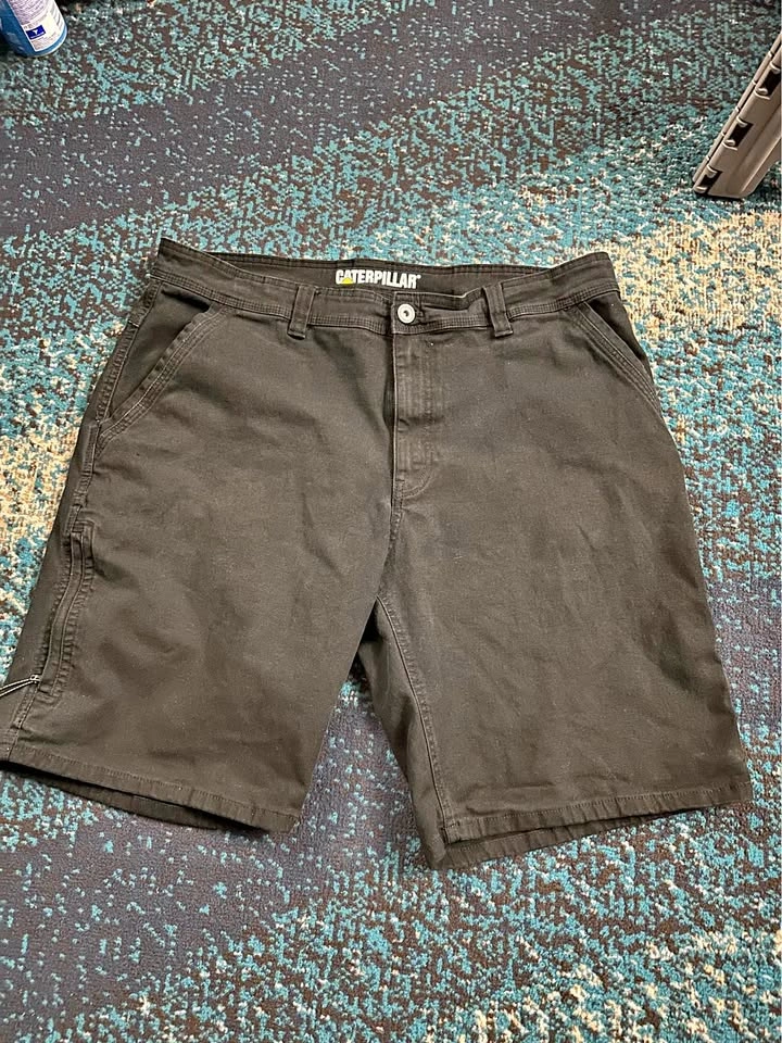 Caterpillar (CAT) Men's Work Shorts – Size 38