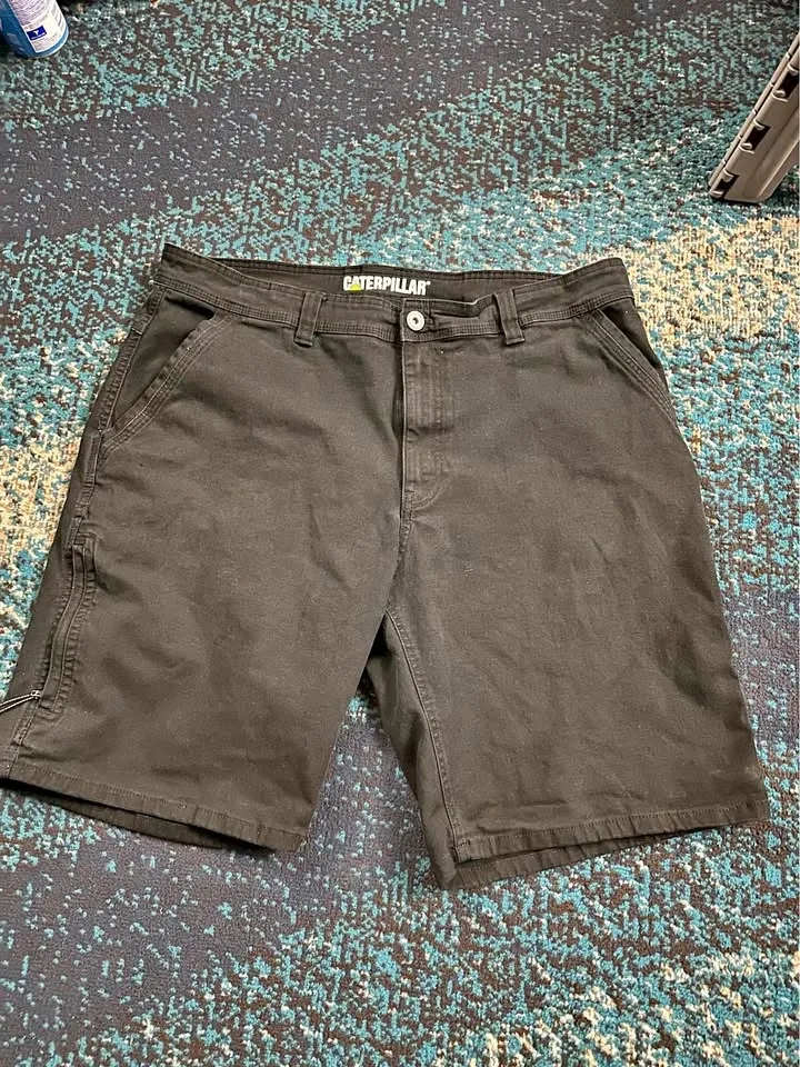 Caterpillar (CAT) Men's Work Shorts – Size 38