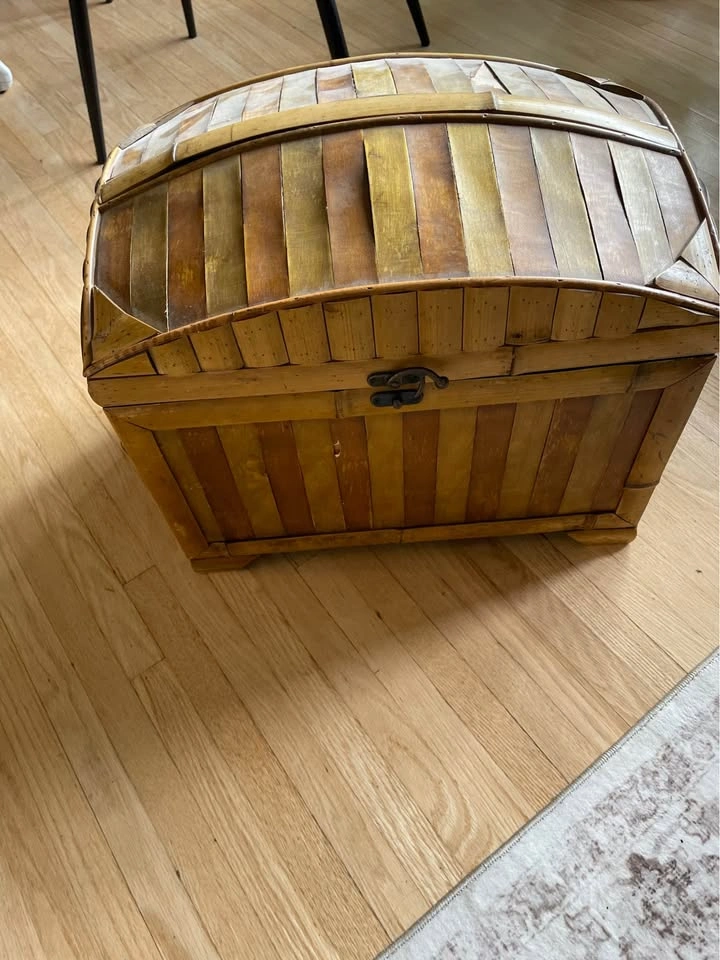 Disney VHS Collection with Bamboo Storage Chest - photo 2