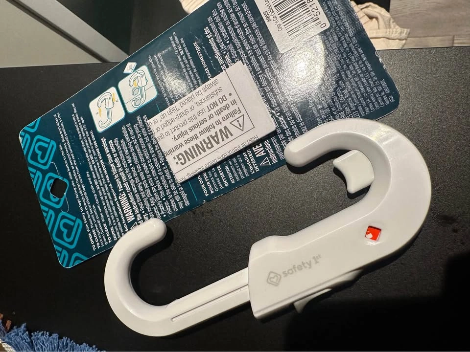 2 Safety1st Babyproof cabinet and door lock - photo 2