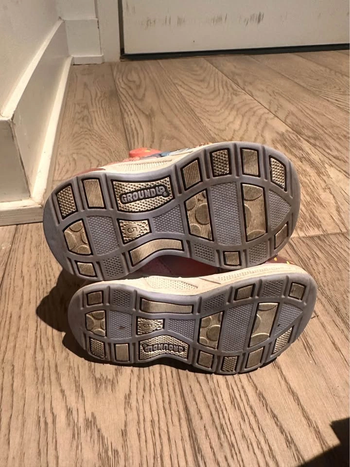 Infant/toddler lightup size 5 shoes with box - photo 5