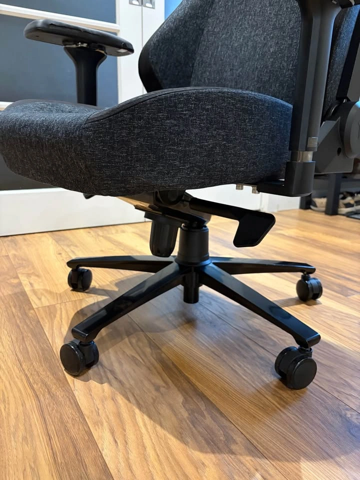Secretlab Titan Gaming Chair - photo 5