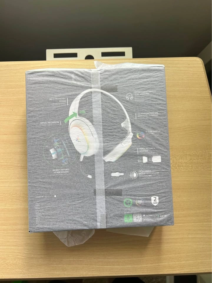 Razer Barracuda X Chroma Wireless Gaming Headset (White) - photo 3