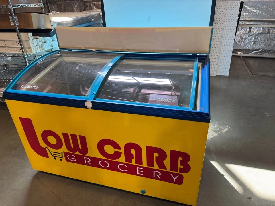 Chest Freezer Display Freezer – Compact Size