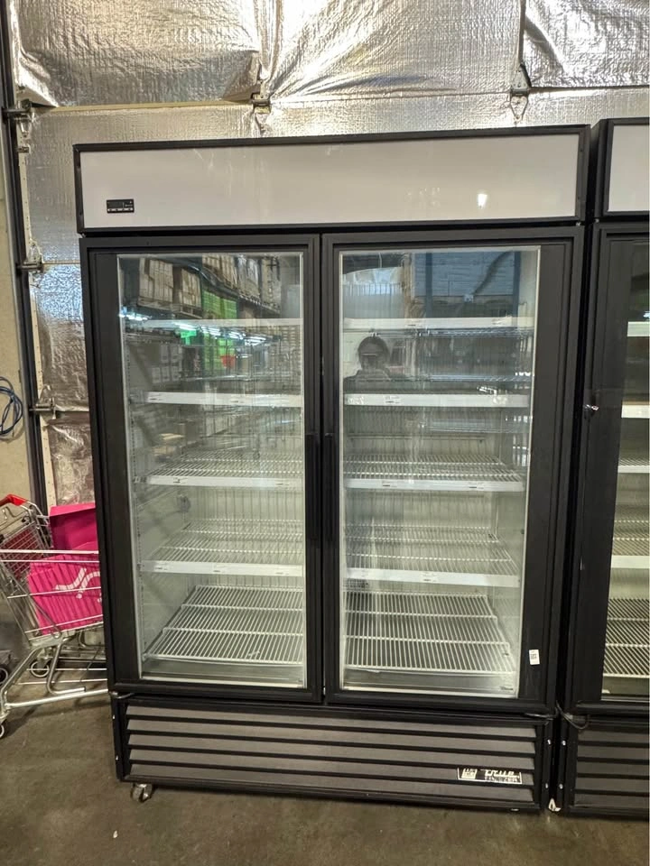 True Commercial Glass Door Freezer and Matching Cooler - photo 2
