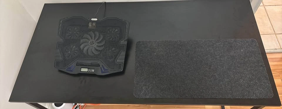 MOVING SALE - Workstation setup - photo 4
