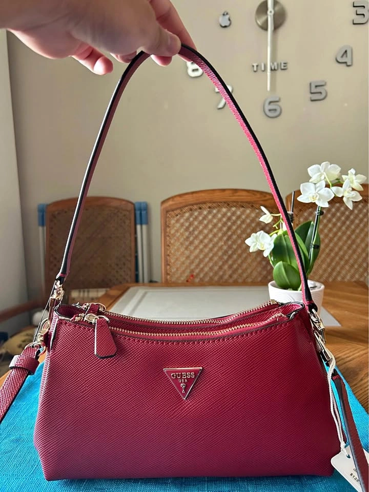 Red Garnet Guess shoulder bag - Brand new!