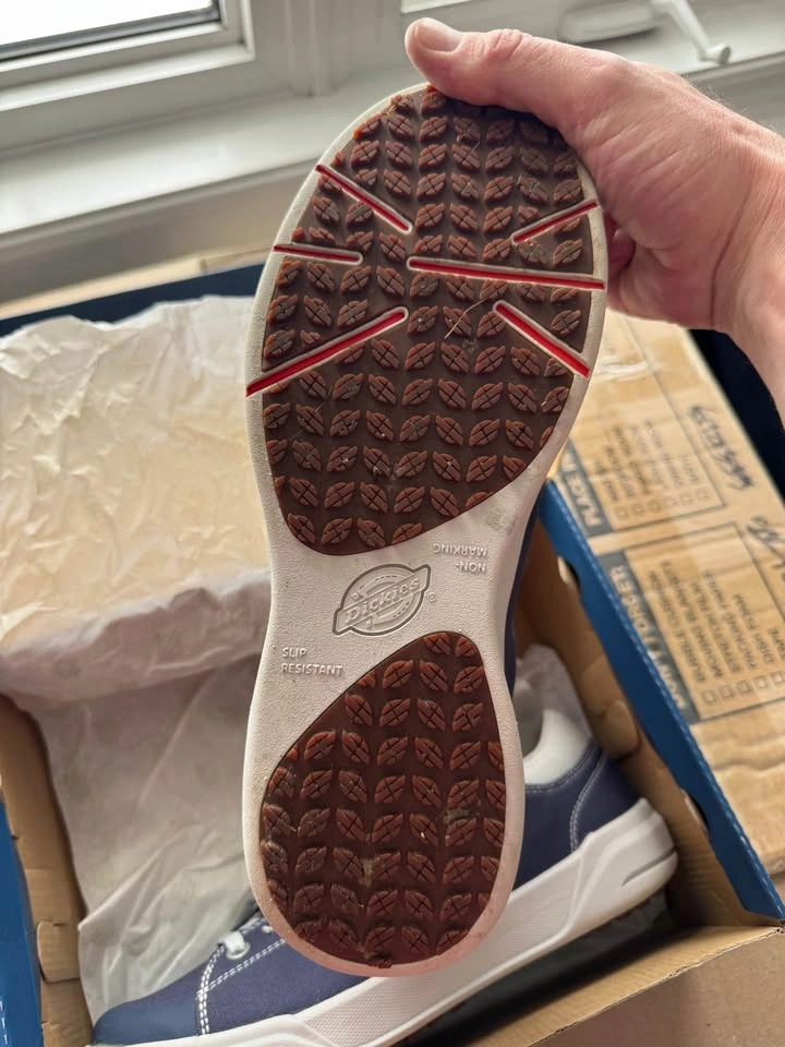 Men’s Dickies shoes size 11 - photo 4