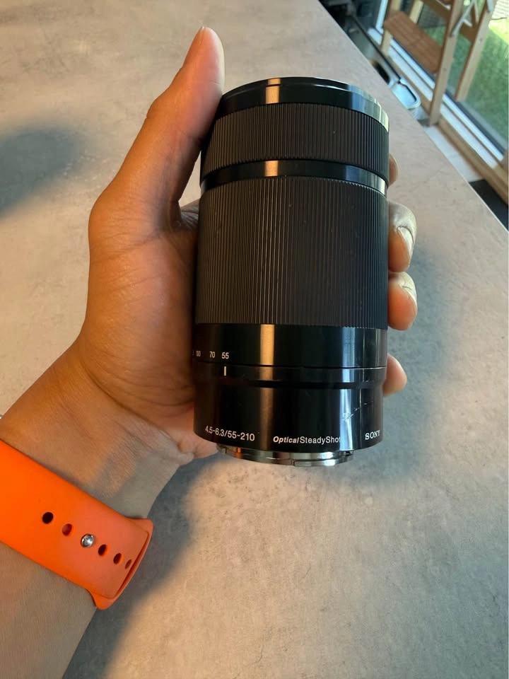 Sony E 55-210mm f/4.5-6.3 OSS Telephoto Lens (E-Mount) - photo 2