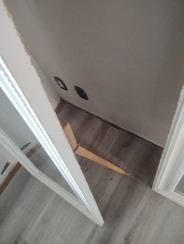 Moving Sale: Two Matching Rustic Floor Mirrors - photo 4