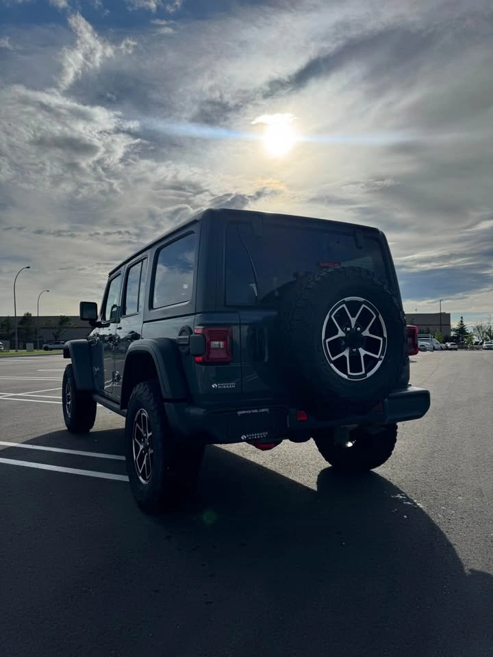 2025 Jeep Wrangler - photo 3