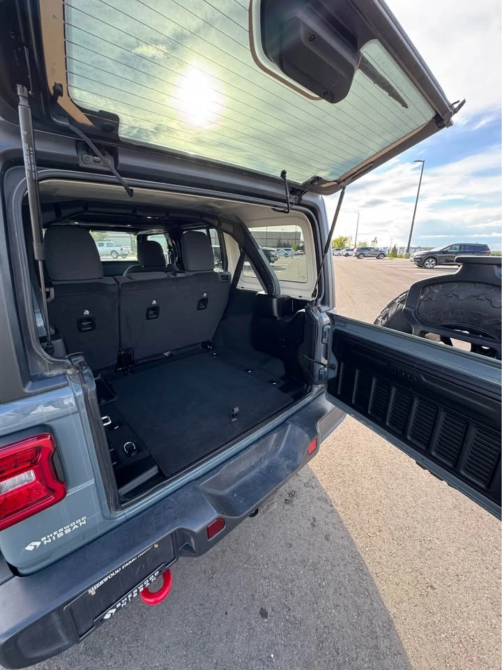 2025 Jeep Wrangler - photo 5