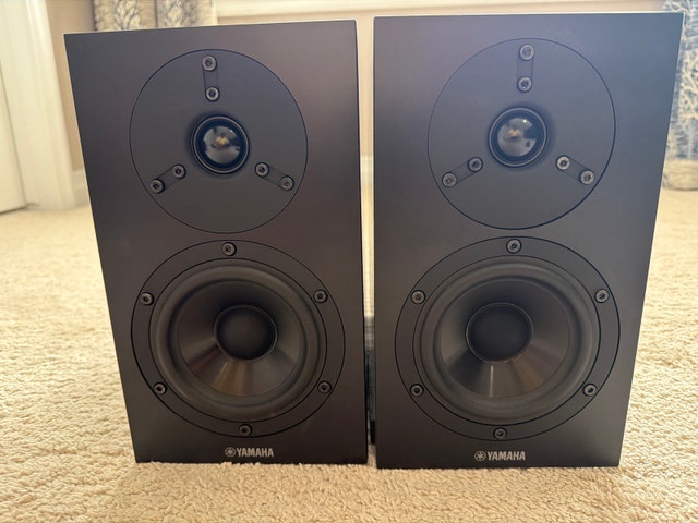 Yamaha NS-BP200 Speakers